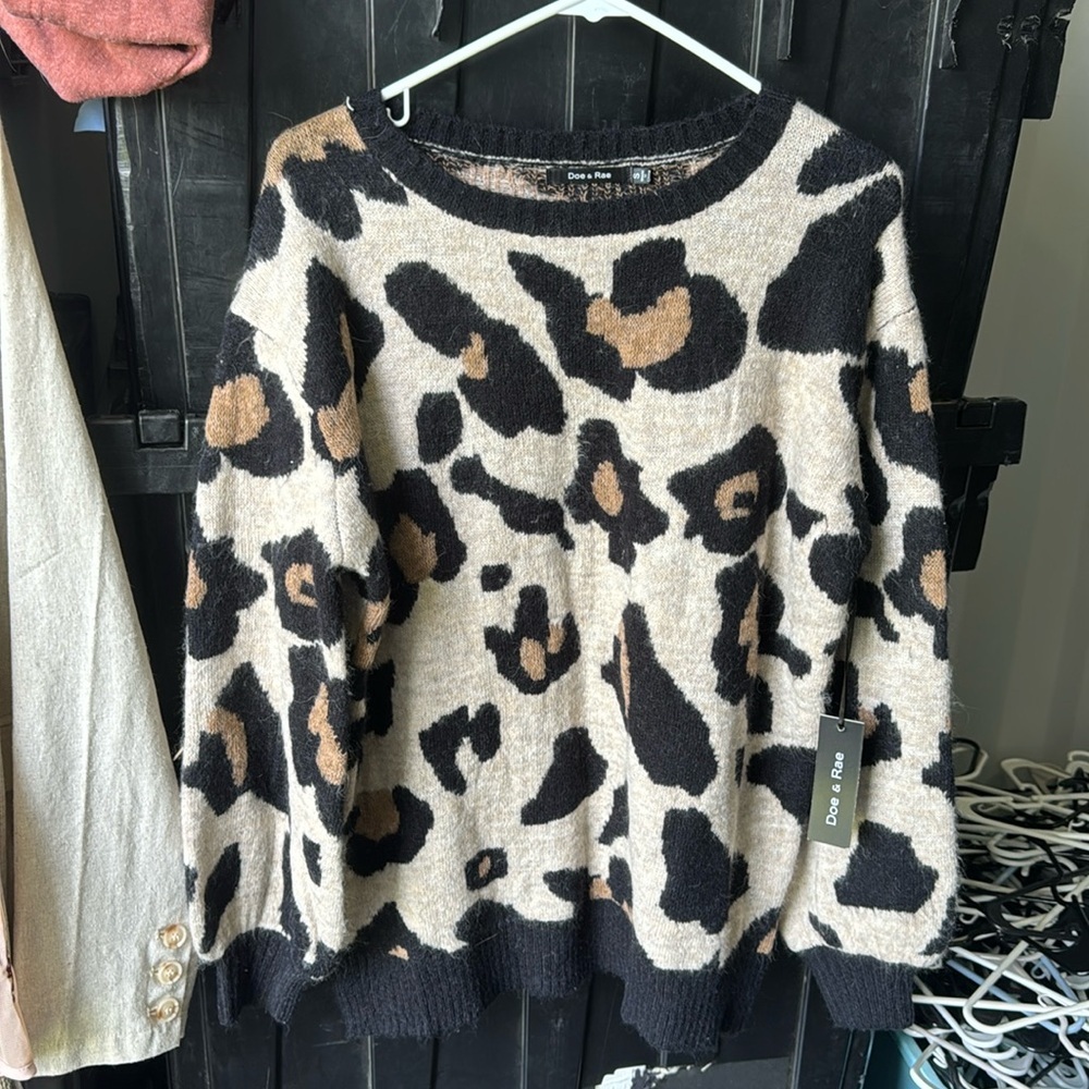 Nwt leopard crew sweater